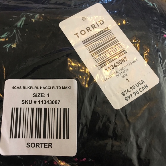 NWT TORRID Black Floral Hacci Knit Maxi Dress SZ 1 - Picture 8 of 8